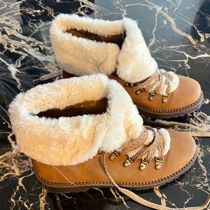 ESPRIT Camel Boot with Faux Fur